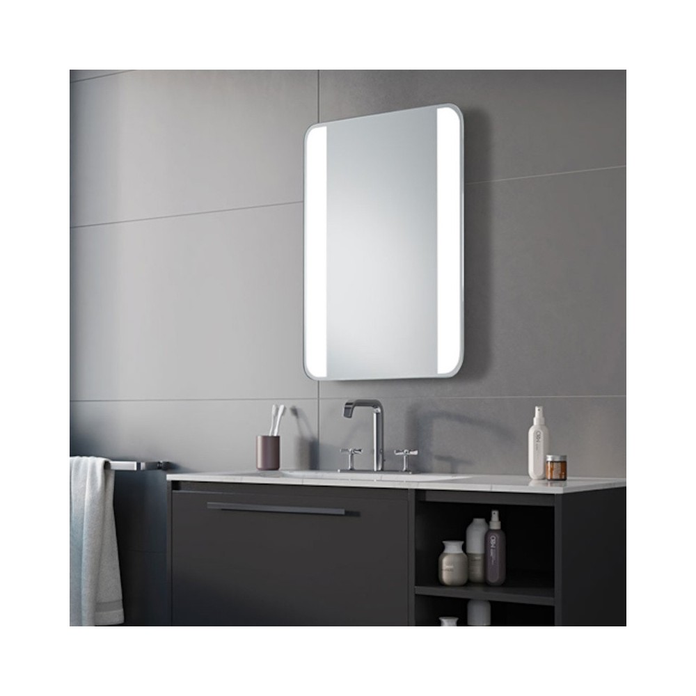 LED mirror with rounded corners for optimal lighting.