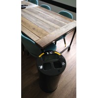 Black recycling bin ideal for offices